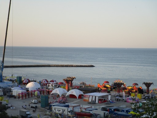 Peste o mie de poliţişti, jandarmi şi poliţişti de frontieră veghează la buna desfăşurare a Festivalului Neversea/ Organizatorii estimează un număr de 260.000 de participanţi în cele patru zile ale festivalului