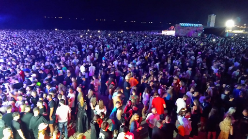 Peste 80 de persoane, împiedicate să participe la Festivalul Neversea după ce au fost găsite substanţe interzise asupra lor/ Peste 1.000 de persoane au primit îngrijiri medicale, înregistrându-se afecţiuni cardiace, traumatisme, consum excesiv de alcool 
