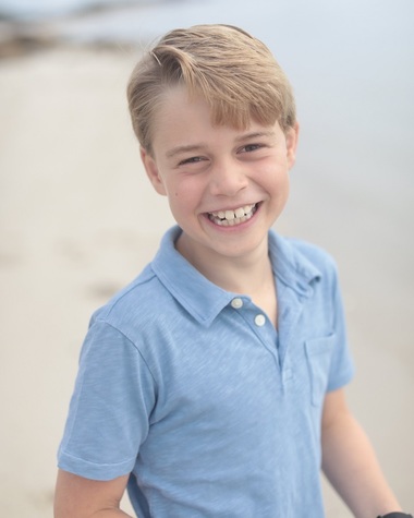 Prinţul George împlineşte 9 ani. Ducele şi ducesa de Cambridge au publicat o nouă fotografie pentru a marca aniversarea
