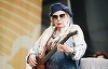 Joni Mitchell a susţinut primul concert live din 2002 - VIDEO