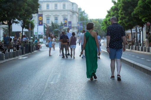 „Străzi deschise” se extinde în weekendul 30-31 iulie: Calea Victoriei, Şoseaua Kiseleff şi str. Jean Louis Calderon devin pietonale
