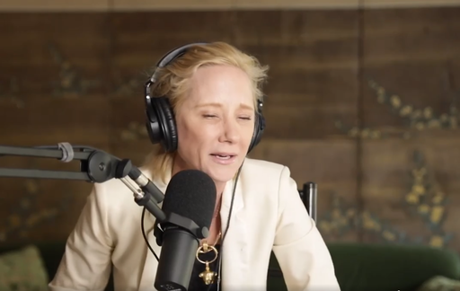 Actriţa Anne Heche, în stare gravă după ce a intrat cu maşina într-o locuinţă din cartierul Mar Vista din Los Angeles - CNN