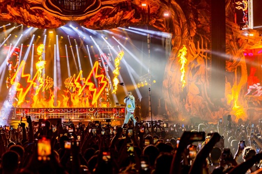 Peste 360.000 de persoane au fost la Untold în cele patru zile de festival/ Ceremonia de închidere a fost un spectacol de lumină şi focuri de artificii