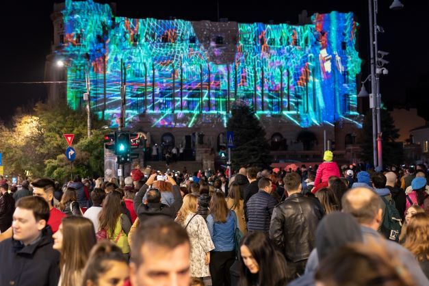 Spotlight, la final - Mai mult de 60.000 de persoane au participat la festivalul de artă vizuală de la Bucureşti - FOTO