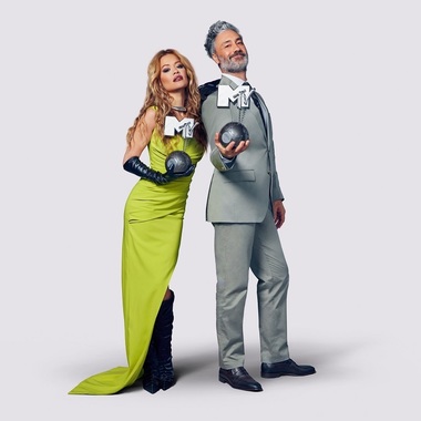 Rita Ora şi Taika Waititi vor fi gazdele Galei MTV EMA 2022