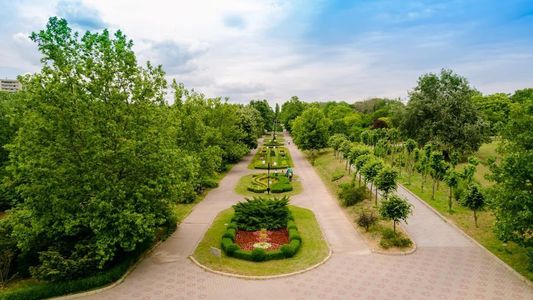 Preşedintele CJ Galaţi anunţă un proiect unic în ţară - Alei cu pavaj solar în Grădina Botanică din Complexul Muzeal de Ştiinţele Naturii ”Răsvan Angheluţă” 