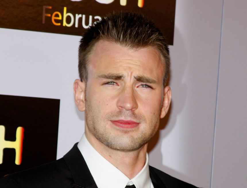 Chris Evans a fost desemnat "cel mai sexy bărbat în viaţă" de revista People - FOTO