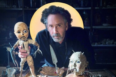 Tim Burton, regizorul serialului „Wednesday”, pentru urban.ro: „Bucureştiul e un oraş care are multe lucruri de oferit, am folosit locaţii frumoase, Casa Scriitorilor care e un loc foarte special”