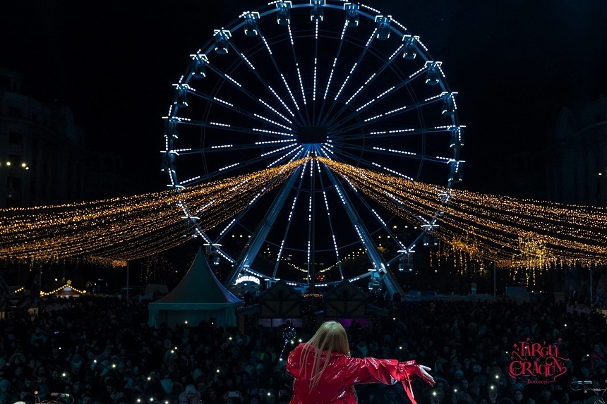 Mai mult de 25.000 de vizitatori, în prima zi cu concerte la Târgul de Crăciun din Piaţa Constituţiei - FOTO