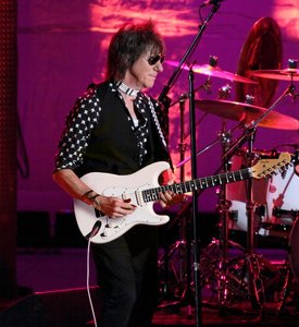 Legendarul chitarist Jeff Beck a murit 