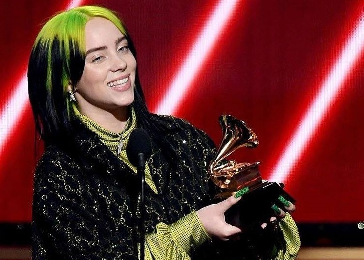 Billie Eilish şi-a şters toate aplicaţiile pentru reţelele de socializare - VIDEO