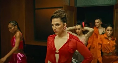 Eurovision 2023 - Artista Mae Muller va reprezenta Marea Britanie în concurs - VIDEO
