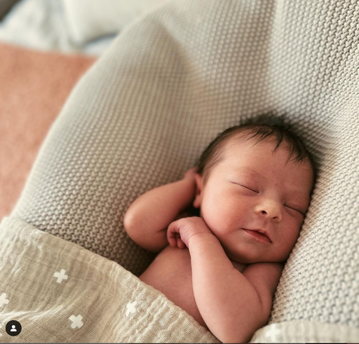 Bruce Willis şi Demi Moore sunt oficial bunici – Rumer Willis şi Derek Richard Thomas au anunţat naşterea fiicei lor, Louetta