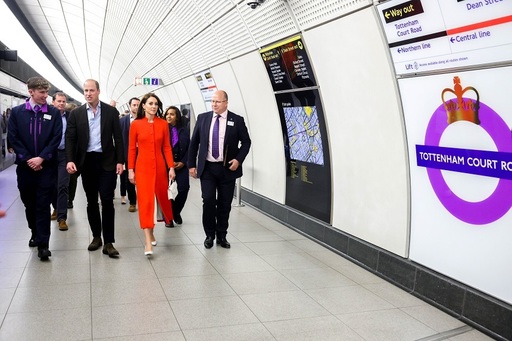 Prinţul şi prinţesa de Wales au mers cu metroul la un pub din Soho - FOTO