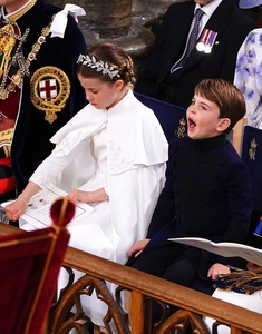 Prinţul Louis, 5 ani, nu şi-a ascuns plictiseala la ceremonia încoronării regelui Charles - FOTO