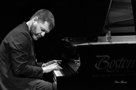 Pianistul Lucian Ban, contrabasista Sarah Murcia şi violistul Mat Maneri, în concerte la Bucureşti, Timişoara şi Braşov