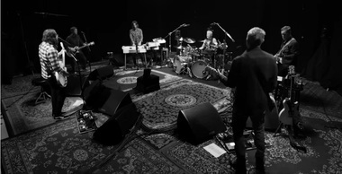 Formaţia Foo Fighters a anunţat numele noului baterist după moartea lui Taylor Hawkins - VIDEO