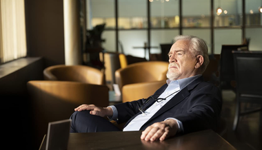 Actorul scoţian Brian Cox şi-a exprimat sprijinul pentru greva scenariştilor americani: "Sunt foarte clar forţele principale ale creaţiei"