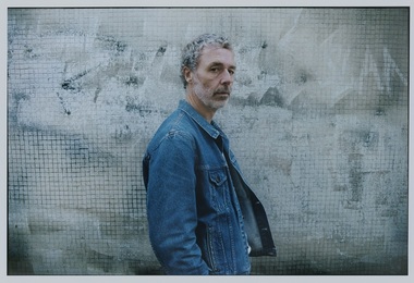 Artistul britanic Baxter Dury, cunsocut pentru versurile satirice, cântă în premieră la Bucureşti, pe 13 iunie - VIDEO