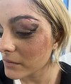 Cântăreaţa Bebe Rexha, scoasă de pe scenă la New York după ce un fan i-a aruncat un telefon în faţă - VIDEO