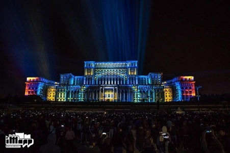 Spectacolul artelor vizuale şi al tehnologiei pe faţada Palatului Parlamentului, la iMapp Bucharest 