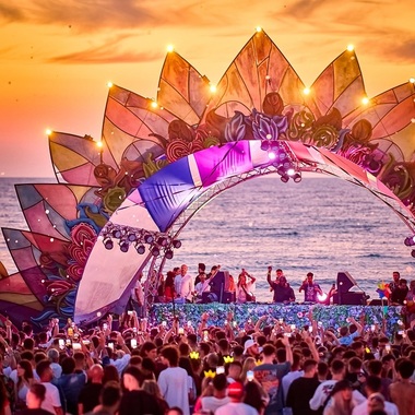 Neversea 2023 - Peste 65.000 de fani din România şi din străinătate au ajuns la malul Mării Negre în prima zi. Lil Uzi Vert a cântat în premieră la festival