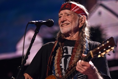 Neil Young, Willie Nelson şi John Mellencamp anunţă concertul caritabil Farm Aid 2023