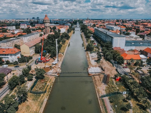 Primăria Timişoara începe lucrările de construcţie la o nouă pasarelă peste Bega, după demolarea celei vechi