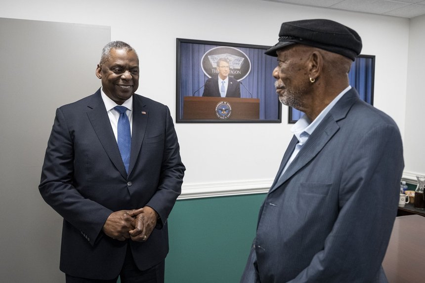 De ce actorul Morgan Freeman a vizitat Pentagonul. Ce a vorbit cu secretarul apărării Lloyd Austin - VIDEO