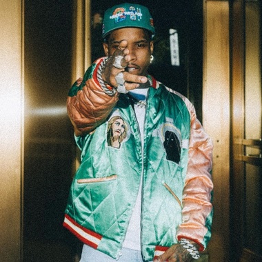 Rapperul Tory Lanez a fost condamnat la zece ani de închisoare pentru că a împuşcat-o pe cântăreaţa Meghan Thee Stallion