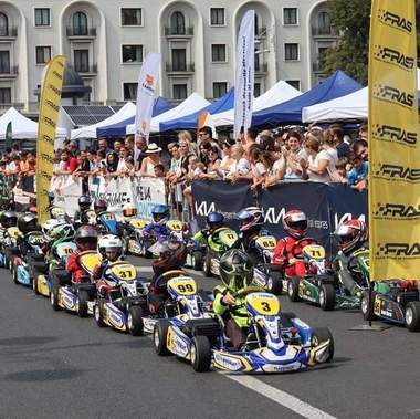 „Străzi deschise - Bucureşti”: Expoziţii interactive de vehicule electrice, competiţii de karting şi spectacole de teatru, pe Calea Victoriei
