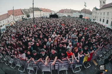 ARTmania Festival - 21.000 de participanţi s-au întâlnit la Sibiu pentru trei zile de concerte şi evenimente alternative oferite de 16 trupe emblematice pe trei scene concept