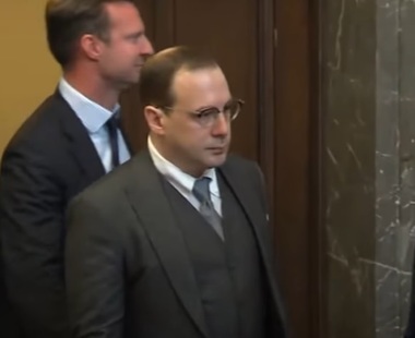 Actorul Florian Teichtmeister, care l-a interpretat pe împăratul Franz Joseph în filmul „Corsage”, a fost condamnat la Viena pentru pornografie infantilă