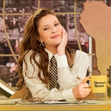 Drew Barrymore amână lansarea talk-show-ului ei de la CBS, pe fondul reacţiei la greva scenariştilor