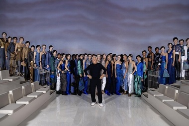 Giorgio Armani a oferit look-uri fluide la Săptămâna Modei de la Milano