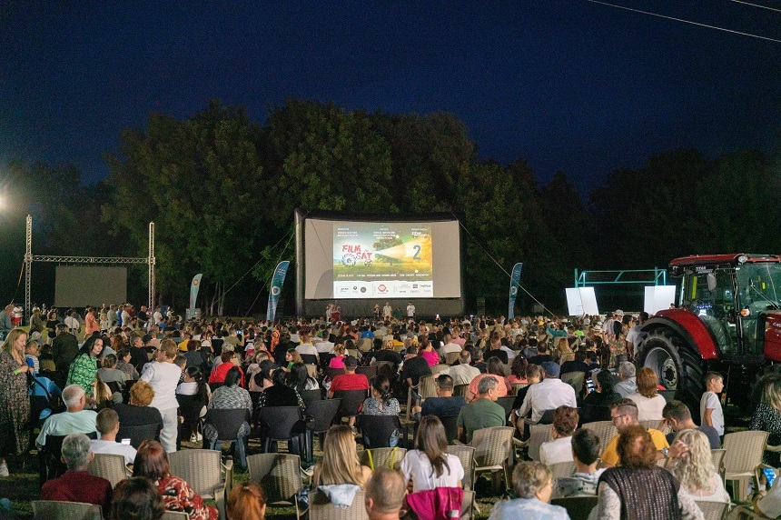 Festivalul Film în Sat ajunge la Murighiol (Tulcea), în perioada 13-15 octombrie. Scurtmetrajul "La marginea zilei", lungmetrajele "Libertate" şi "Ghinionistul", în program