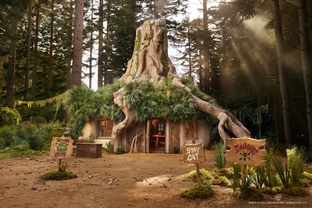 Casa din mlaştină a lui Shrek poate fi închiriată pe Airbnb - FOTO