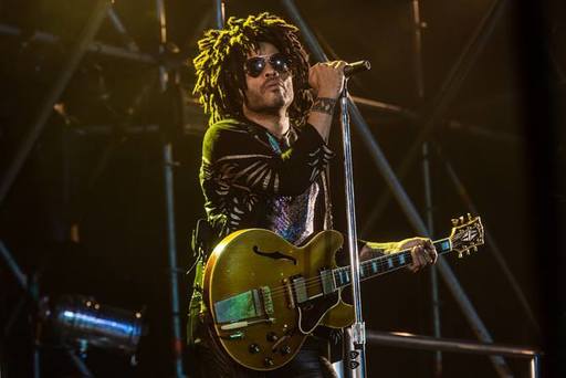 Lenny Kravitz anunţă un nou album, "Blue Electric Light", primul din ultimii cinci ani - VIDEO
