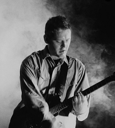Chitaristul Angelo Bruschini de la Massive Attack a murit 