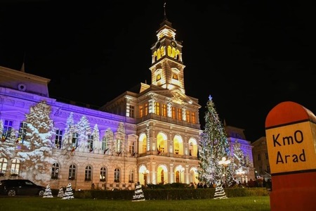 Târgul de Crăciun de la Arad se va deschide în 30 noiembrie / Roată panoramică de 30 de metri înălţime, în centrul oraşului 
