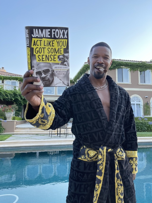 Actorul Jamie Foxx, premiat cu Oscar, este acuzat de agresiune sexuală şi violenţă într-o plângere depusă la New York