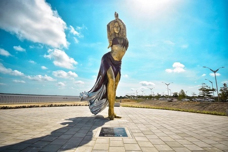 Shakira are o statuie în oraşul natal Barranquilla din Columbia