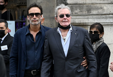 Alain Delon nu şi-a pierdut luciditatea, spune avocatul său