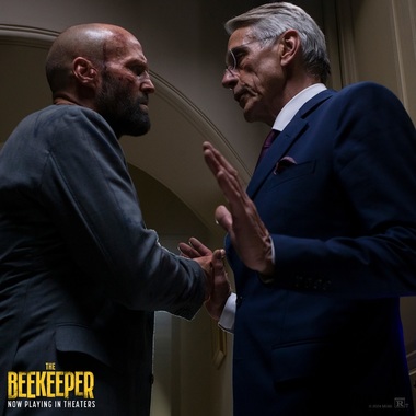 Box Office - "The Beekeeper" al lui Jason Statham şi "Mean Girls" s-au luptat pentru locul 1 în weekend