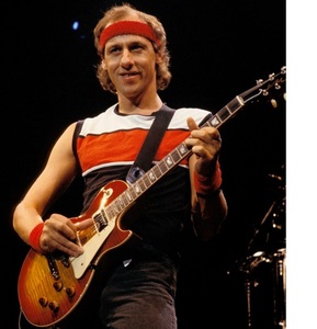 Chitarele lui Mark Knopfler, fondatorul Dire Straits, au fost vândute cu sute de mii de euro