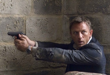 Cel mai cunoscut ceas James Bond şi 50 de carate de diamante, în licitaţie de Mărţişor