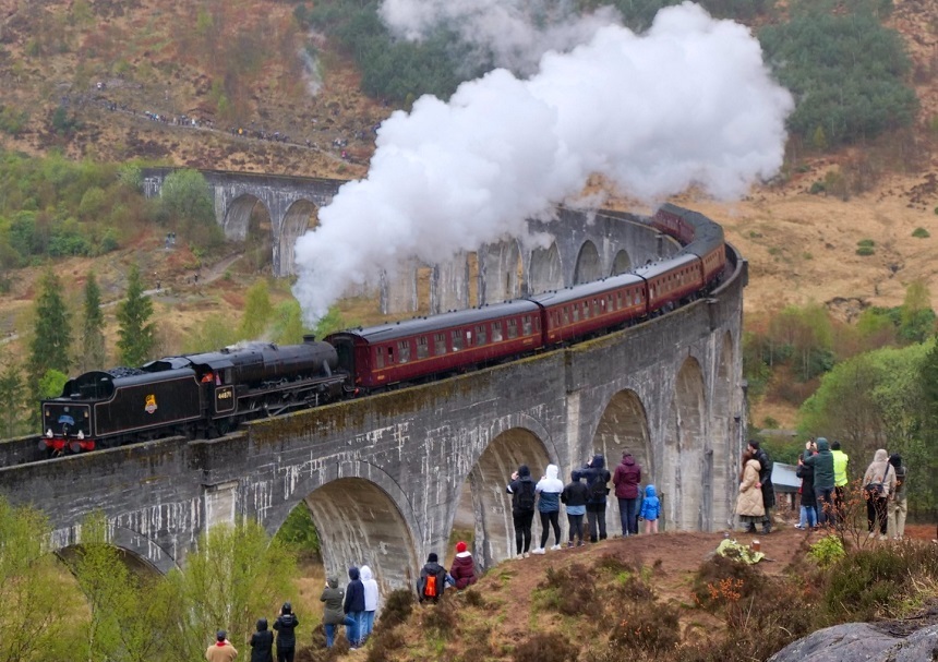 Trenul cu aburi din "Harry Potter" a fost oprit deoarece uşile vagoanelor sale au fost considerate periculoase pentru pasageri