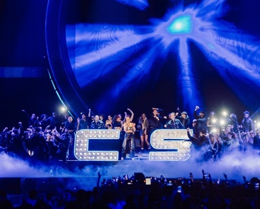 Versurile cântecelor în limba engleză au devenit mai simple, mai repetitive de-a lungul deceniilor. Cercetător: "Muzica rap exprimă mai multă furie decât alte genuri"