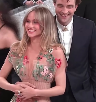 Robert Pattinson şi Suki Waterhouse au devenit părinţi pentru prima dată