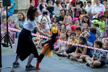 "Străzi deschise - Promenadă urbană": Damian Drăghici, Ozana Barabancea, Irina Sârbu vor susţine reprezentaţii pe Calea Victoriei şi în Drumul Taberei